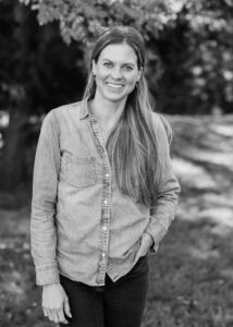 Hannah+Schmitt+B&W+Headshot